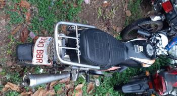Tras una larga persecución policía recupera una moto robada